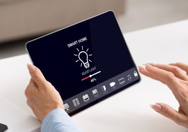 smart-home-managing-lighting-level-and-remote